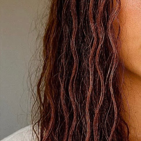 lat curls, greasy, frizzy, frizz, sensitive scalp