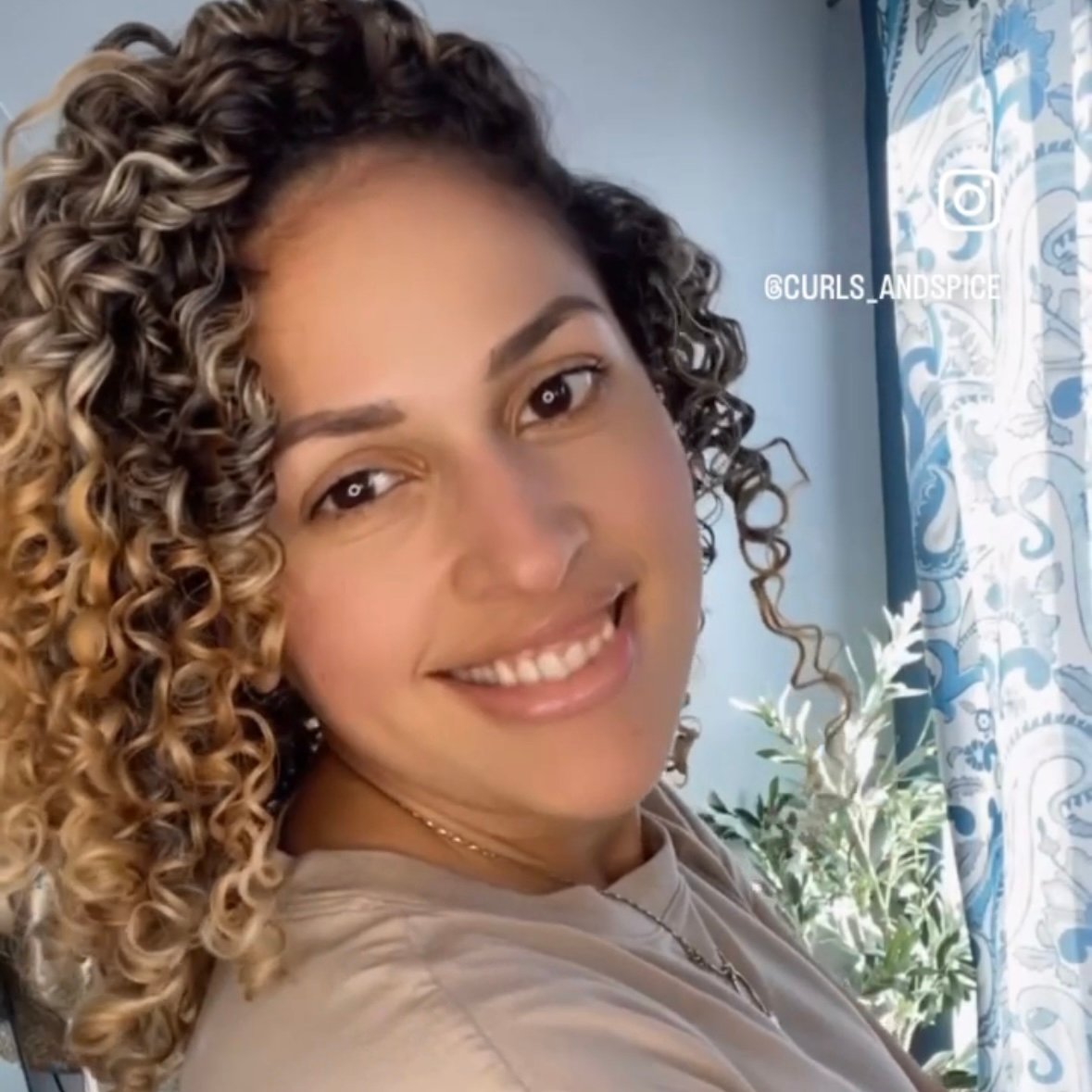 Humidity routine for fine curly hair using van + veronica Haircare products